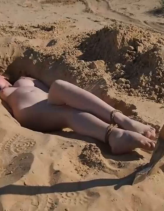 Cruel World (911 Entertainment) - Deadly Sand